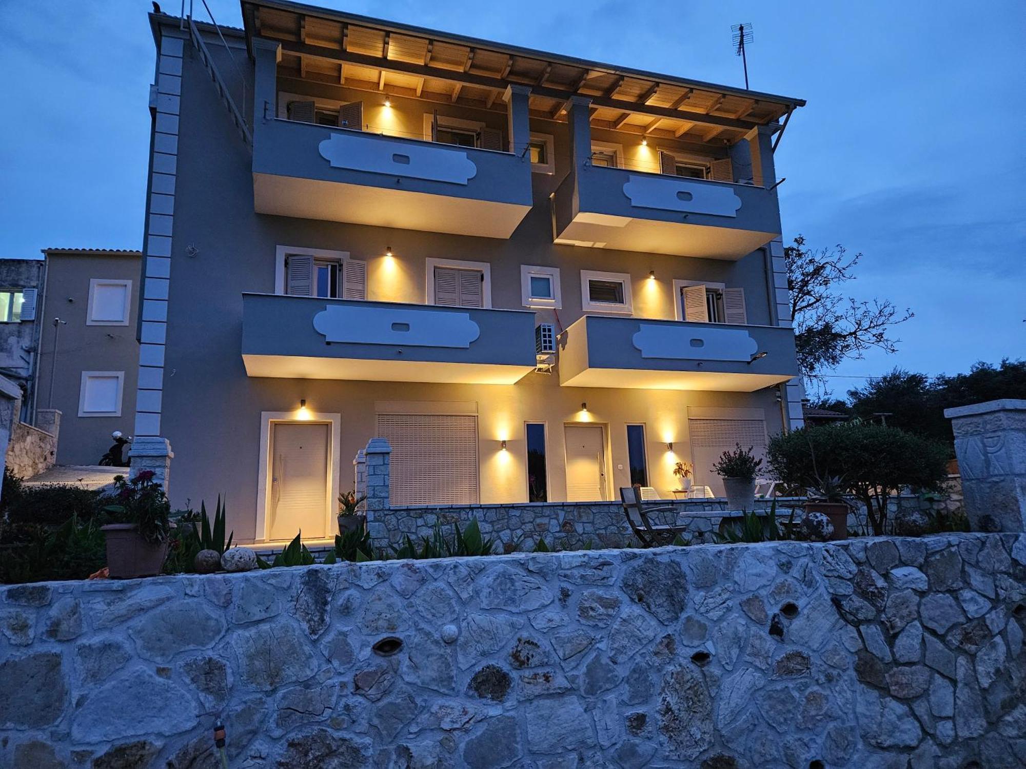 Grey Luxury House Apartment Ipsos Exterior photo