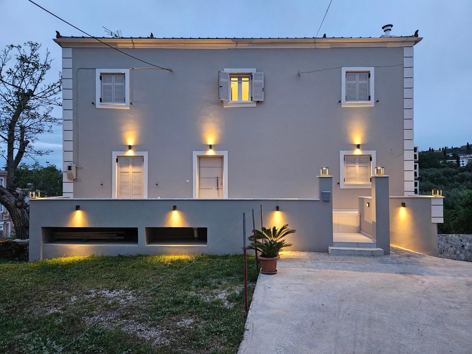 Grey Luxury House Apartment Ipsos Exterior photo