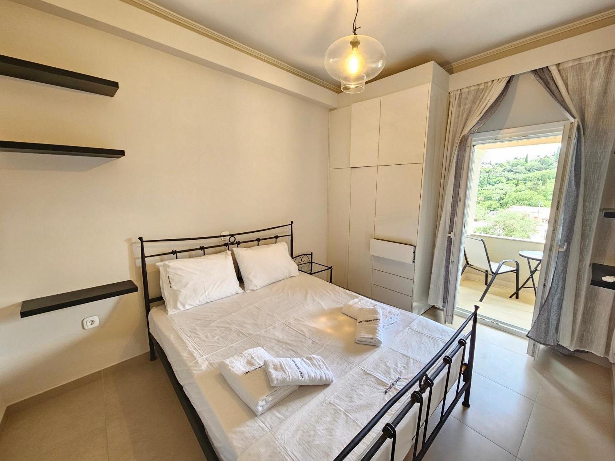 Grey Luxury House Apartment Ipsos Exterior photo