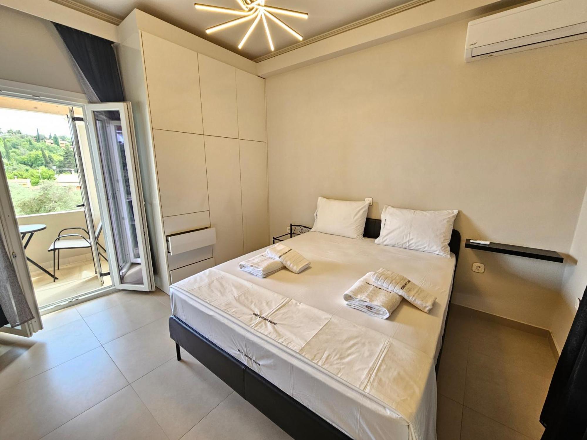 Grey Luxury House Apartment Ipsos Exterior photo
