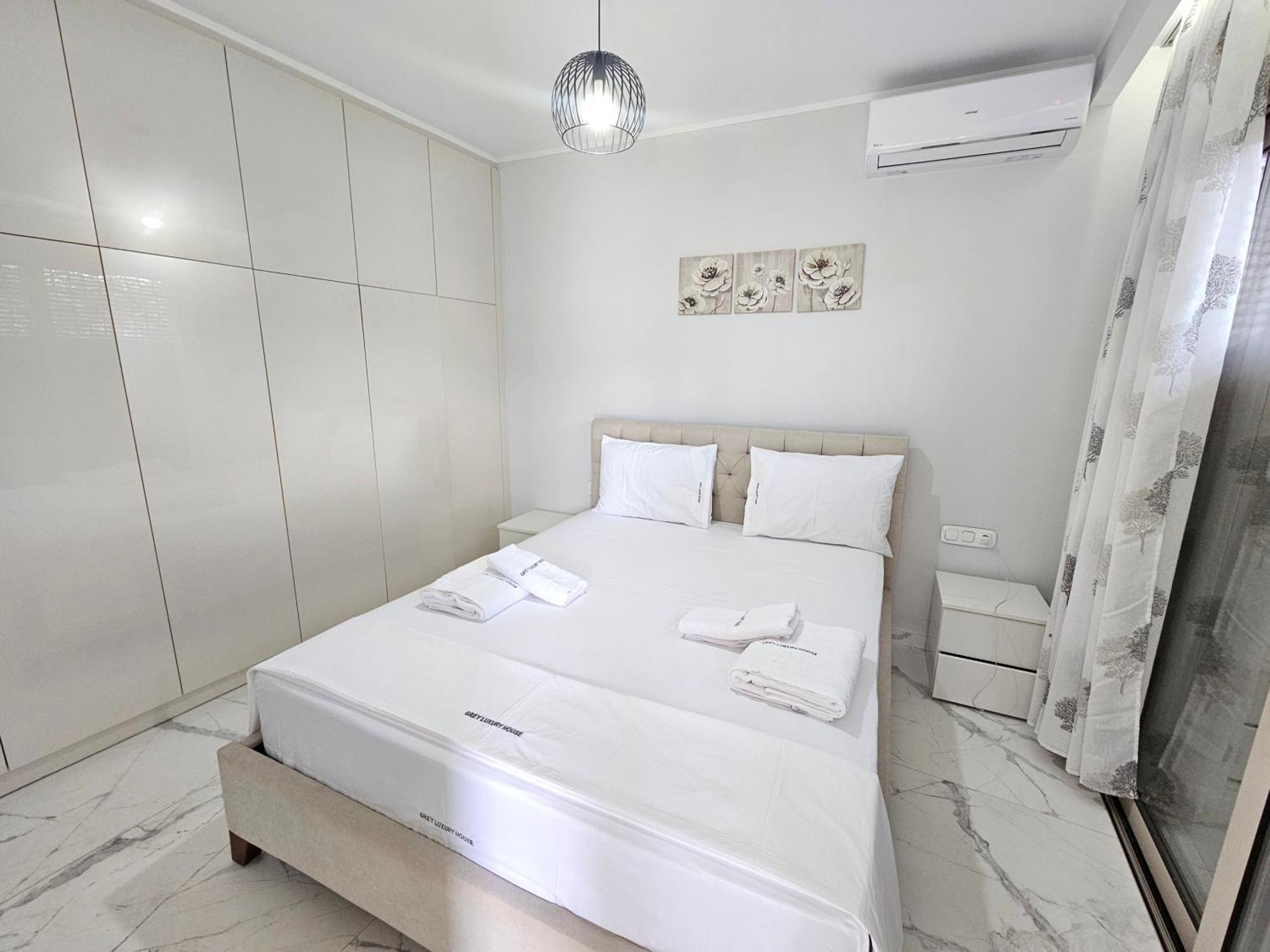 Grey Luxury House Apartment Ipsos Exterior photo