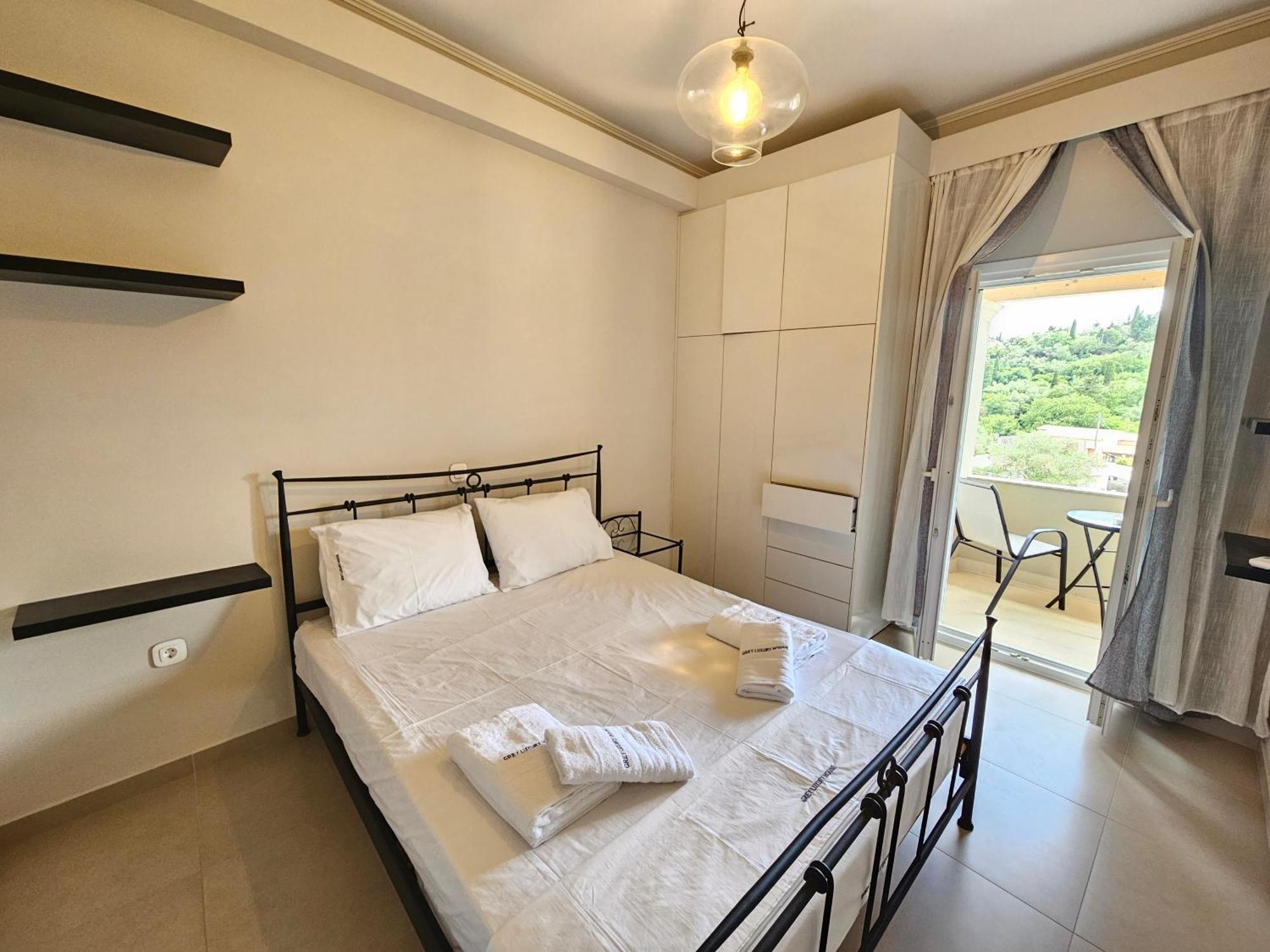 Grey Luxury House Apartment Ipsos Exterior photo