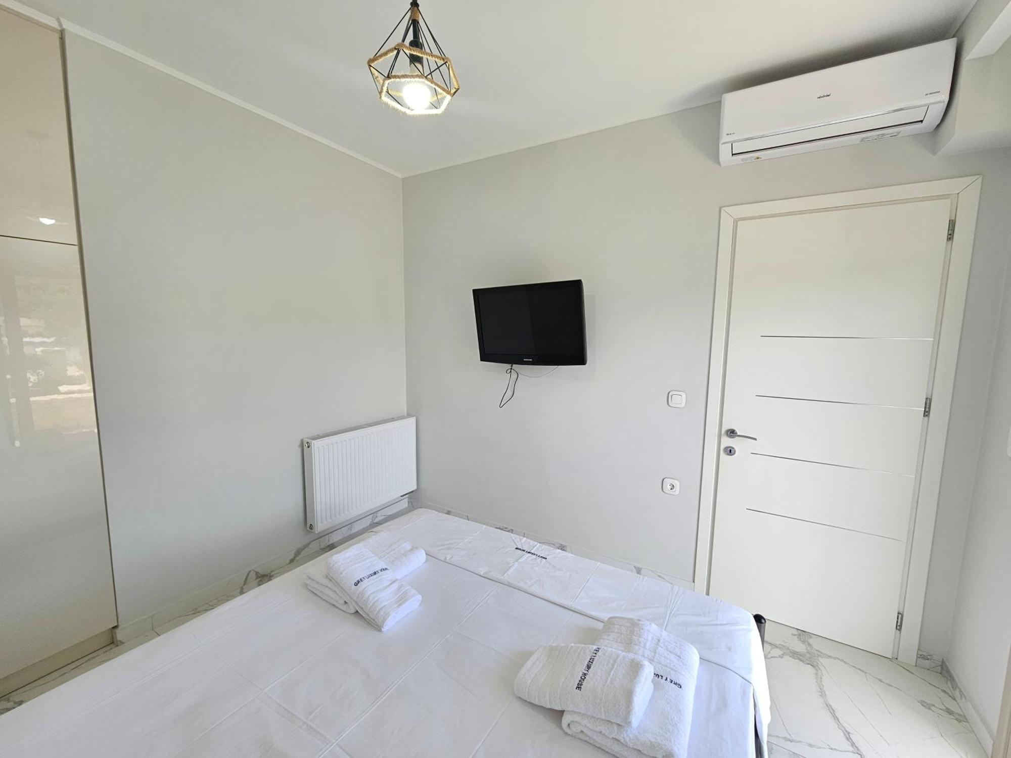 Grey Luxury House Apartment Ipsos Exterior photo